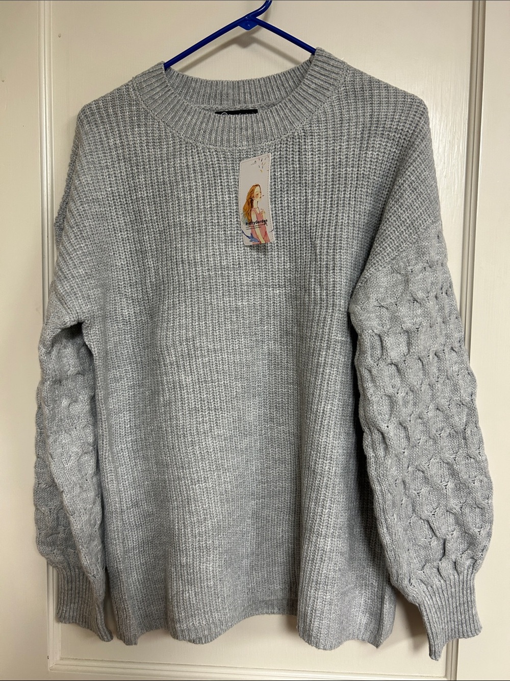 Women’s Light Gray Cable-Sleeve Knit Sweater-Large-NWT